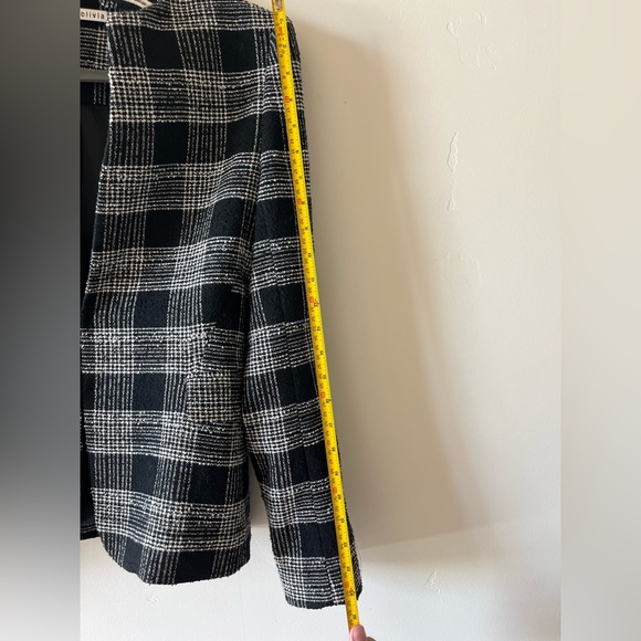 Alice + Olivia Black and White beaded “Told You So” Blazer - Picture 13 of 16